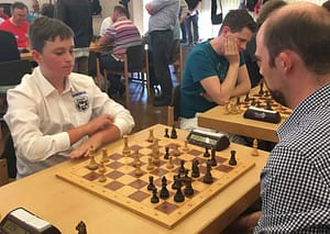 <span style="font-size: 12px;">IM Vincent Keymer (links) gegen Samuel Schröter</span>